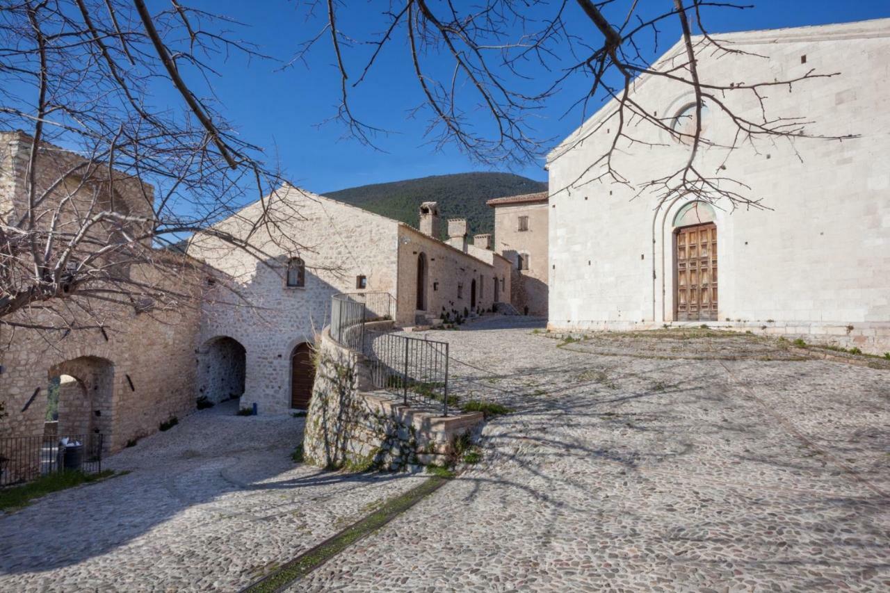 Il Castello Di Campello Aparthotel Campello sul Clitunno Exterior photo